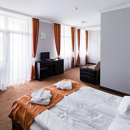 Hotel Transilvania Залэу Экстерьер фото