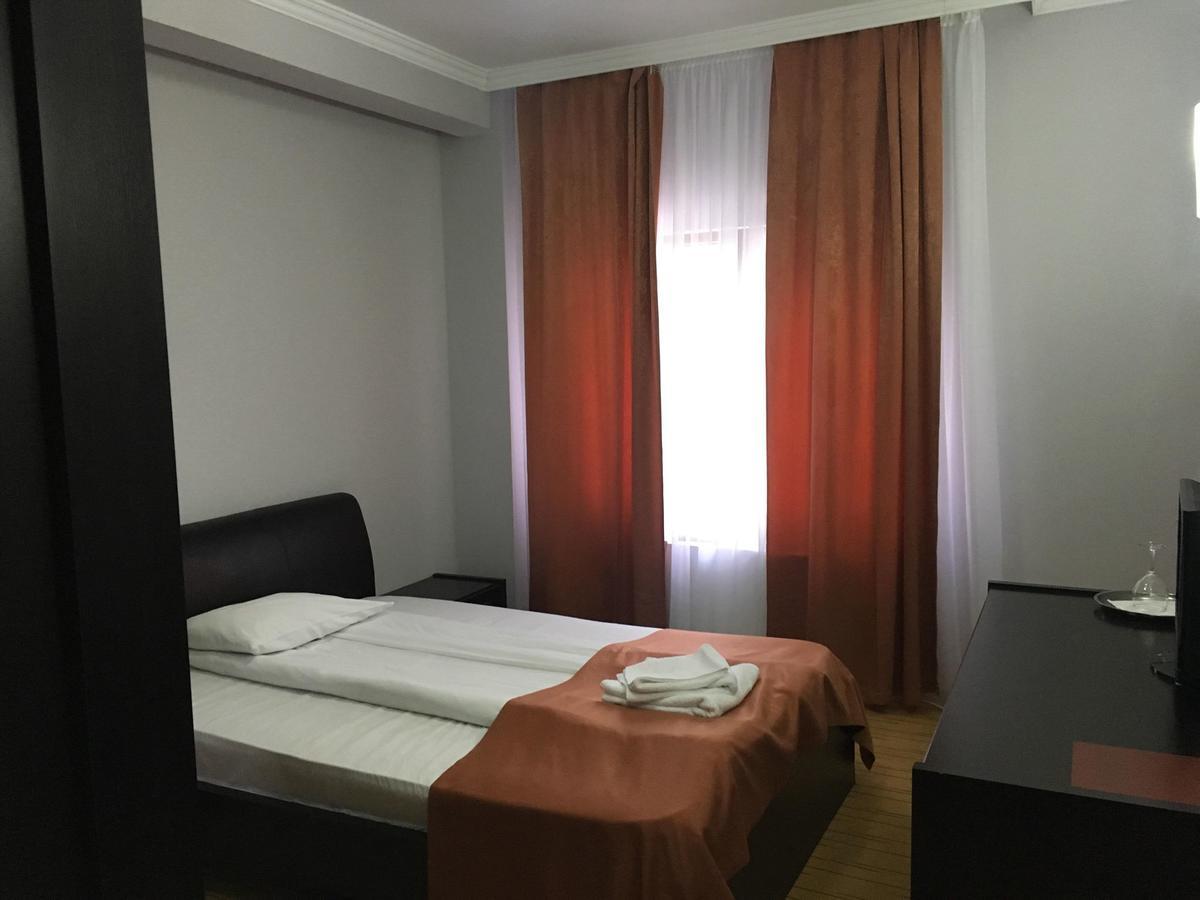 Hotel Transilvania Залэу Экстерьер фото