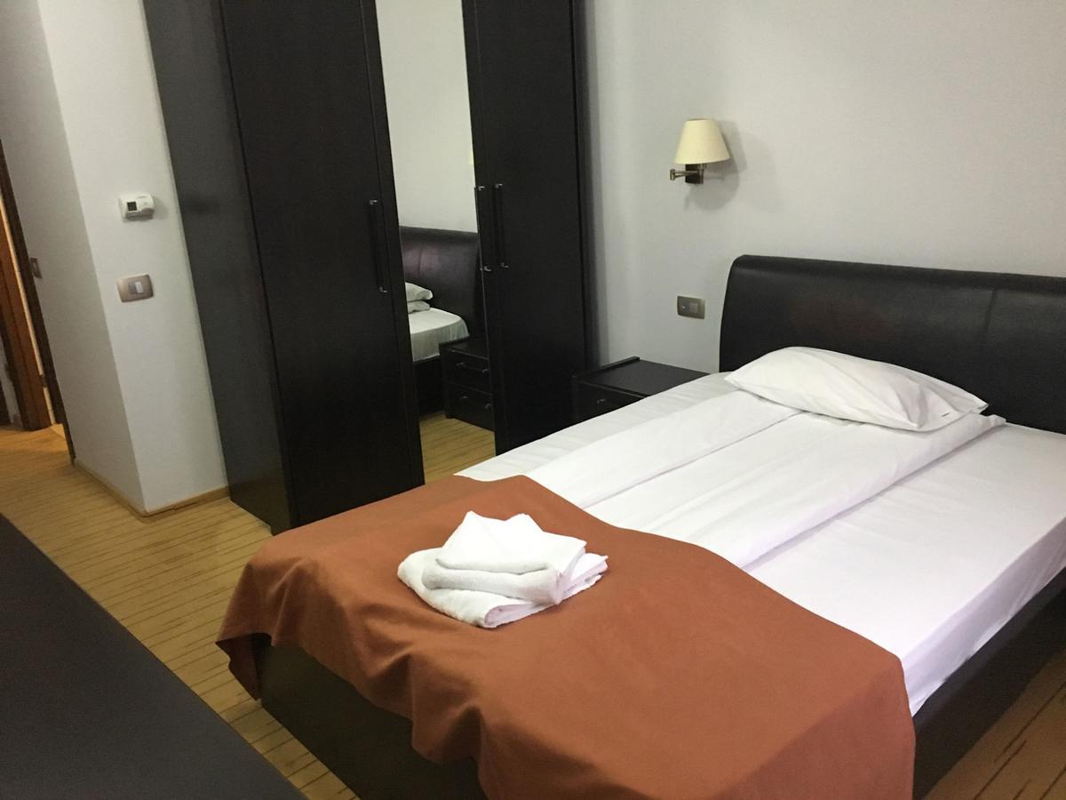 Hotel Transilvania Залэу Экстерьер фото
