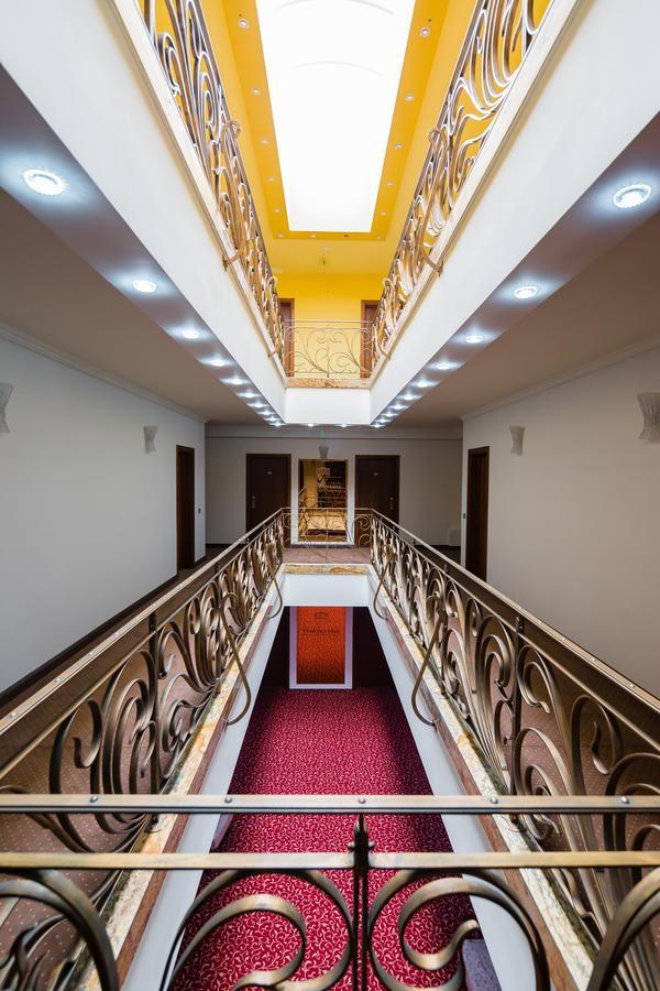 Hotel Transilvania Залэу Экстерьер фото