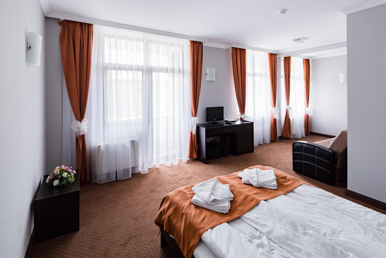 Hotel Transilvania Залэу Экстерьер фото